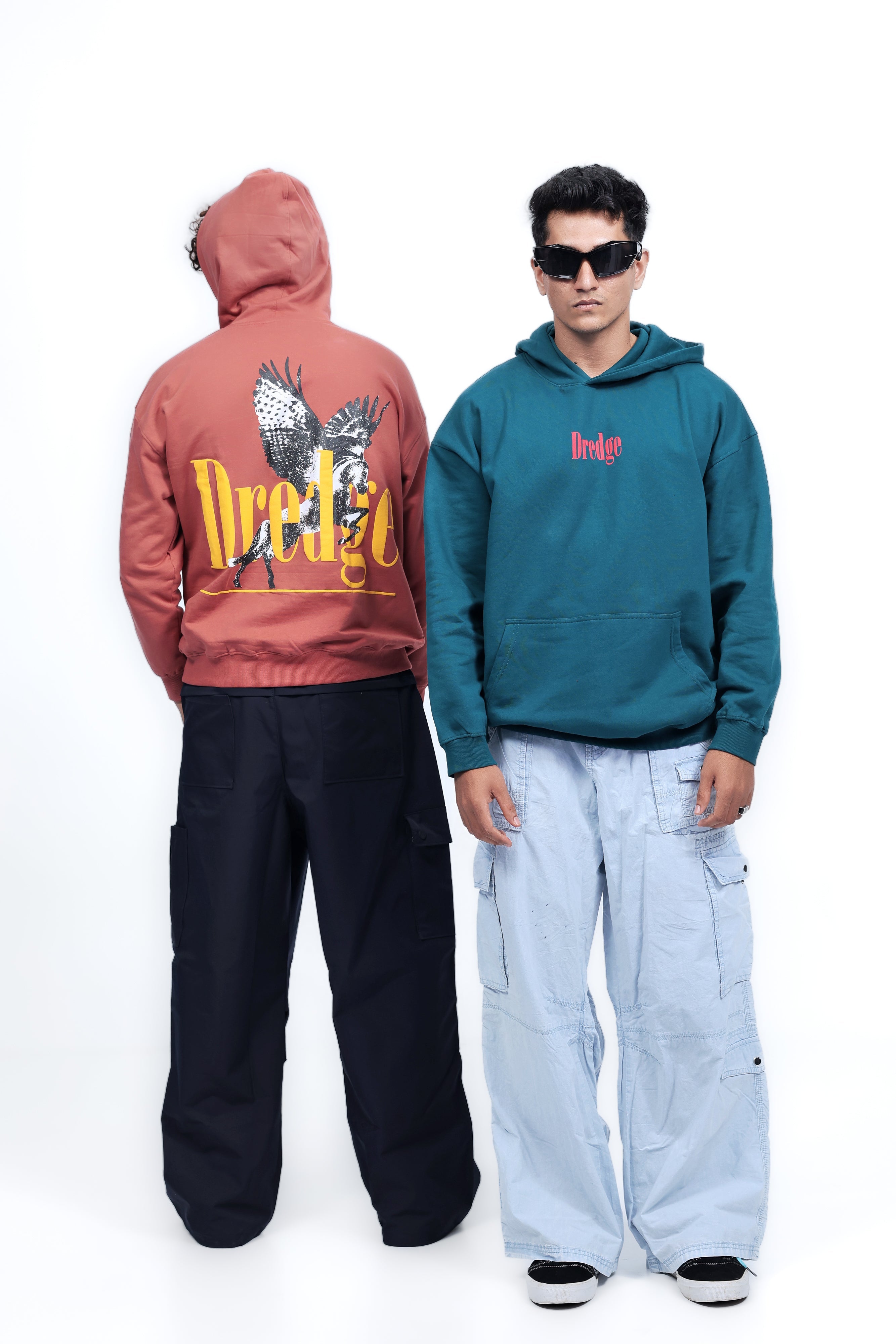 HOODIES & SWEATSHIRTS