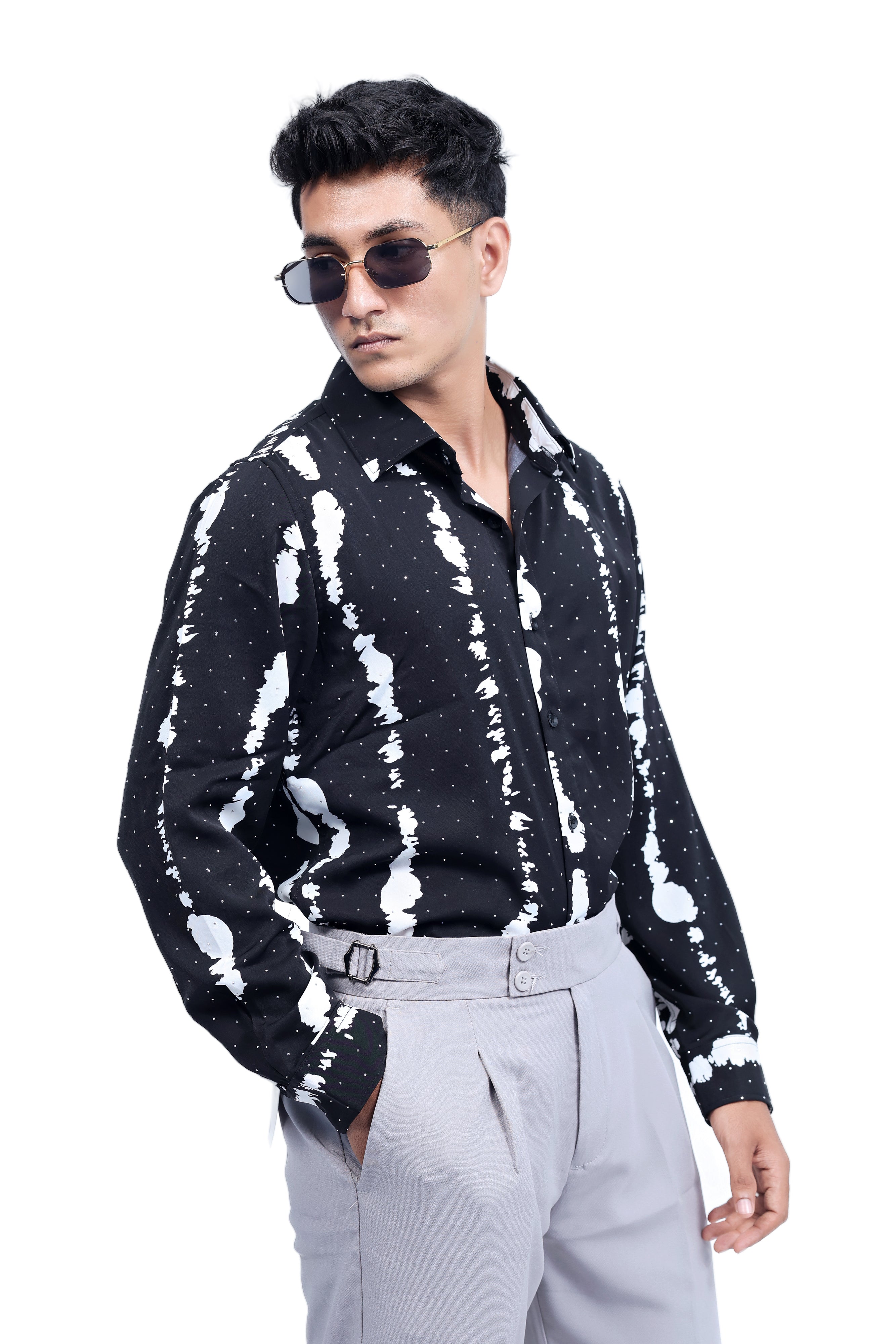 Dredge Men's Black With White Abstract