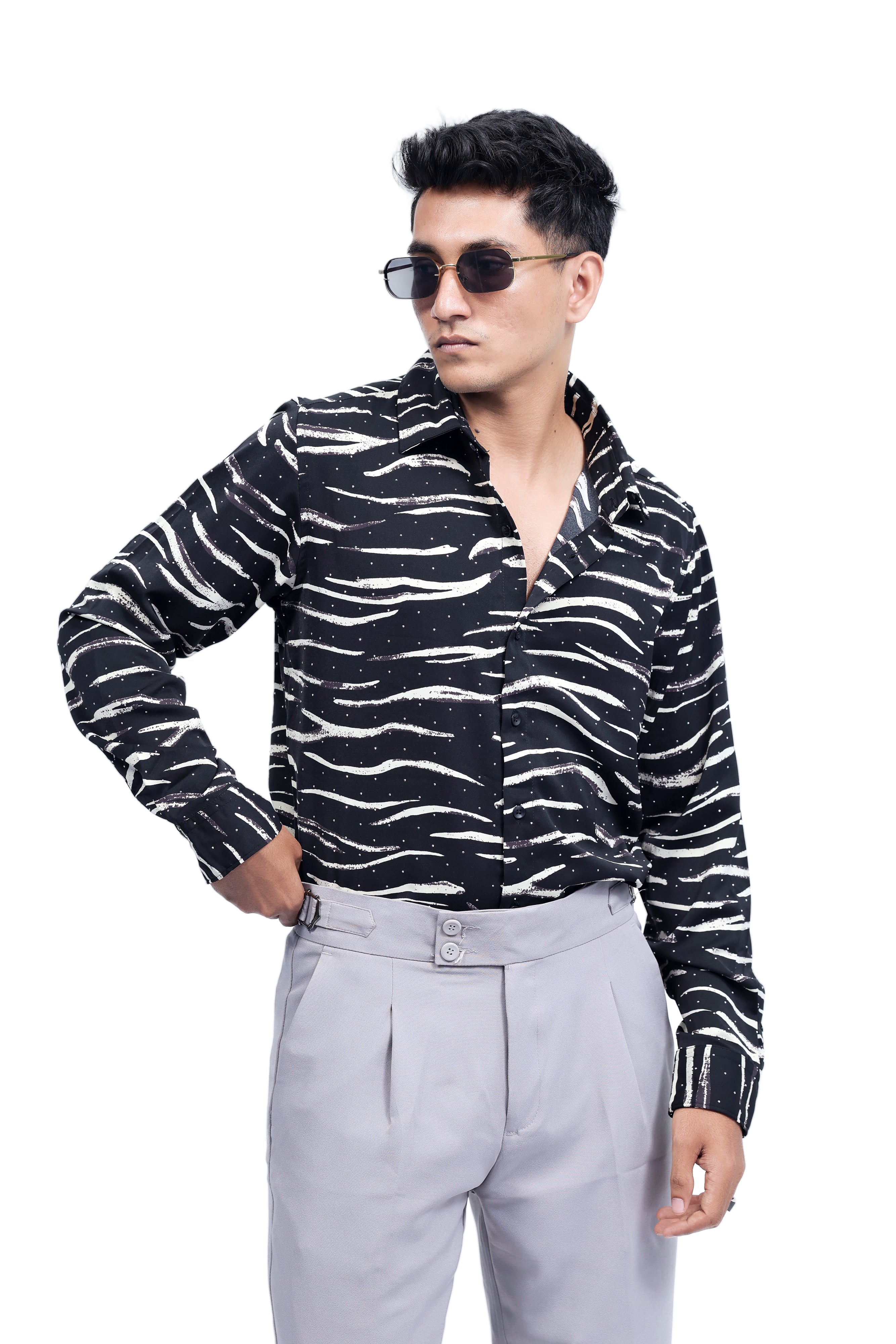 Dredge Men's Black With Wavy Streaks