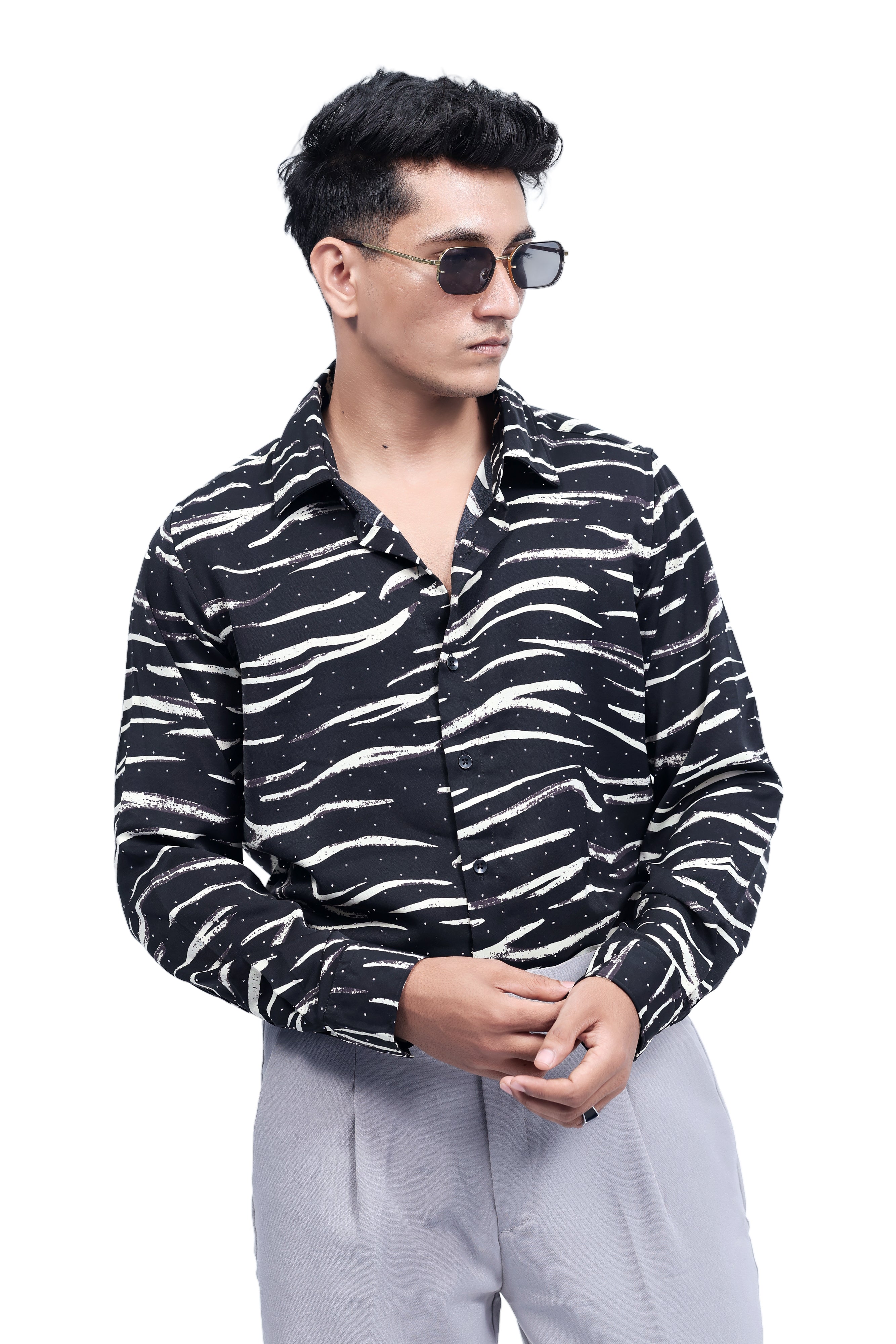 Dredge Men's Black With Wavy Streaks